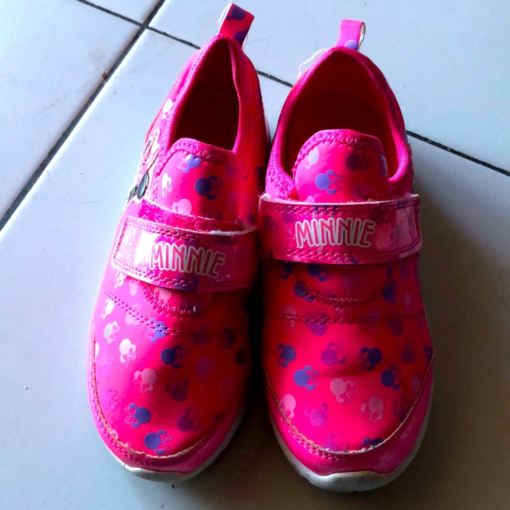 Light up Minnie sneakers. Size 11